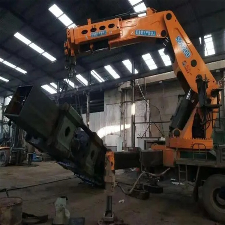 五指山130吨折臂吊车出租吊机租赁附近电话